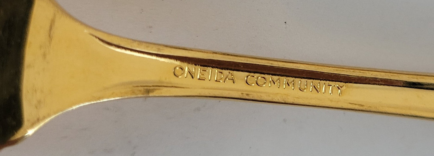 Oneida Commenity Golden Clarette Silverplate Silverware Flatware2