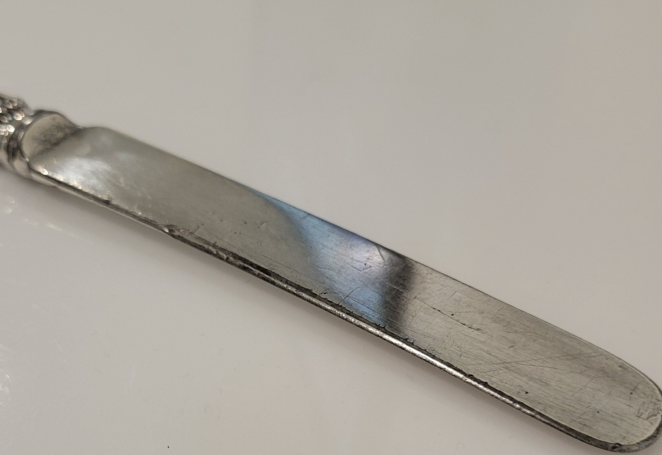International Silver Vintage Knife Blunt no indent 8 5/8" Silverplate2