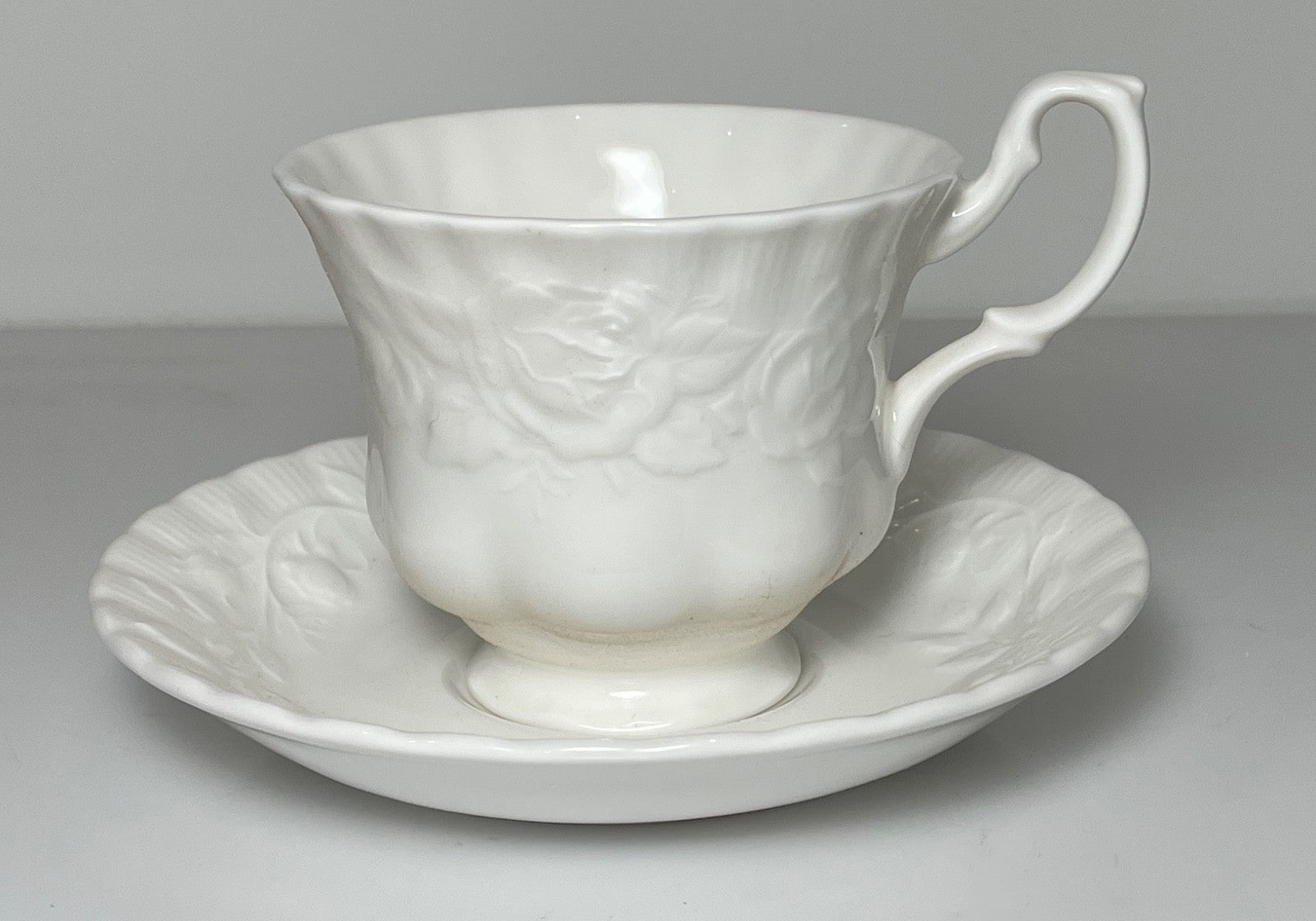 Royal Albert Old English Garden Cup and Saucer Set0