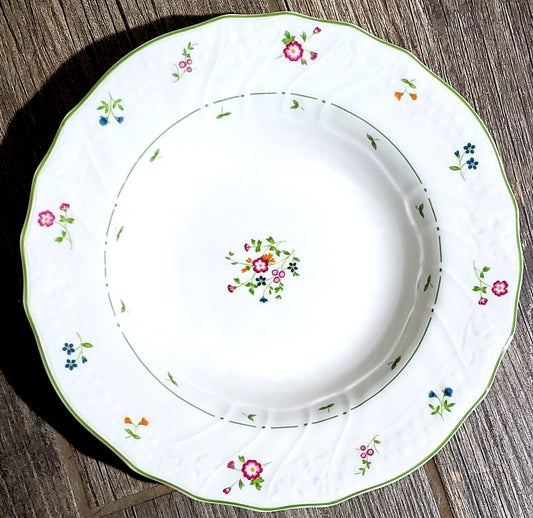 Royal Doulton Avignon Soup Bowl 8 5/8"0