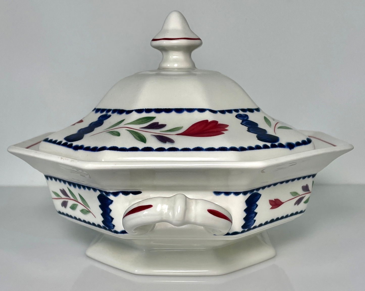 Adams Lancaster Round Covered Vegetable Bowl 8 5/8"1