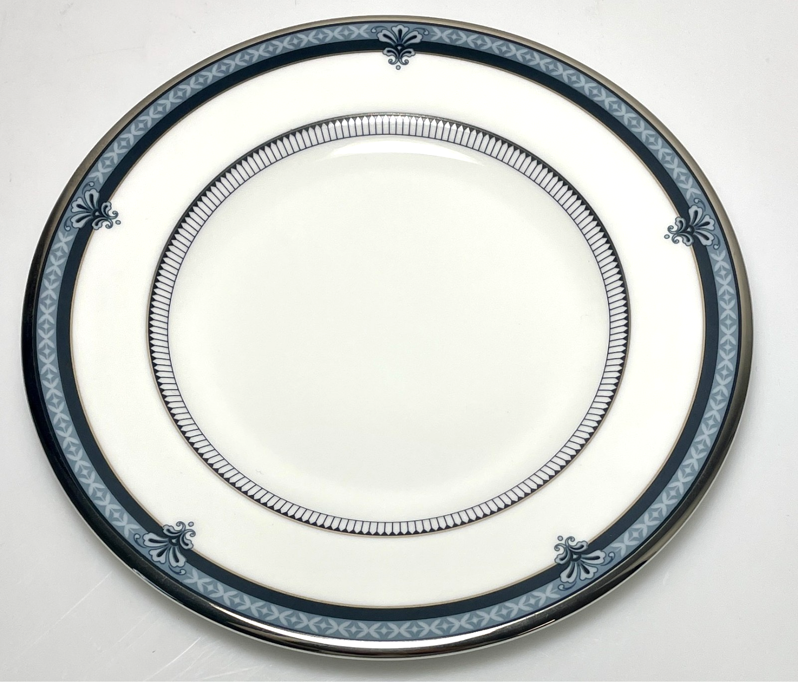 Royal Doulton Countess Bread and Butter Plate 6 5/8"0