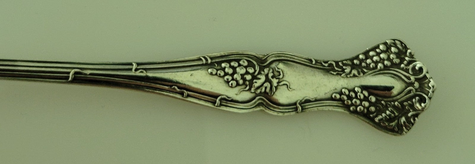 International Silver Vintage 1904 Spoon Olive 8 1/2"  Silverplate Exceptional1