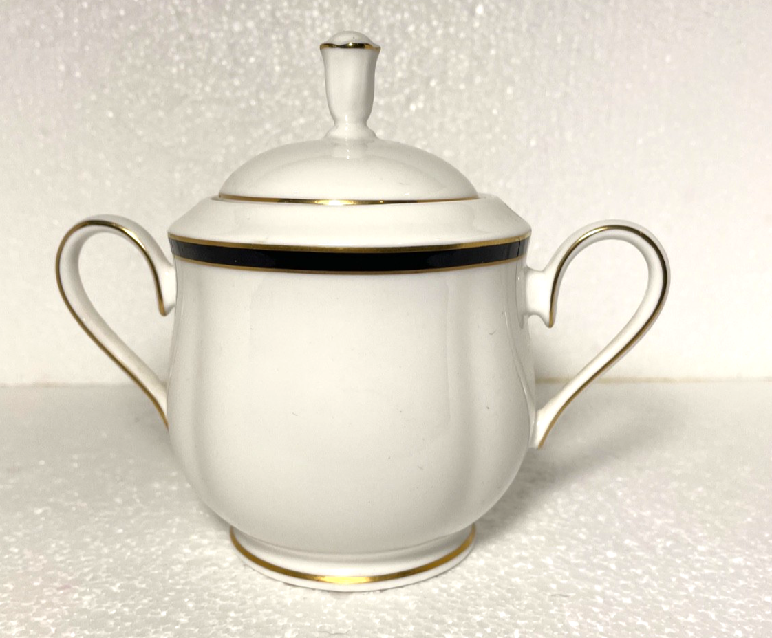 Lenox Kristy Sugar Bowl and Lid0