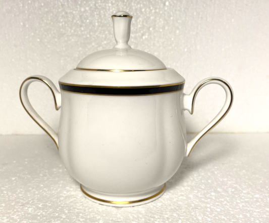 Lenox Kristy Sugar Bowl and Lid0