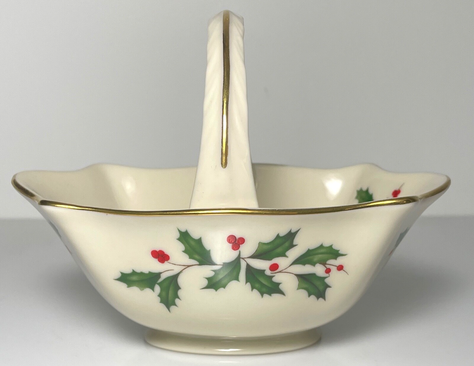 Lenox Holiday Dimension Small Basket 4 1/2"0