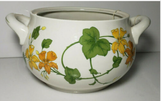 Villeroy Boch Geranium Soup Tureen NO LID0