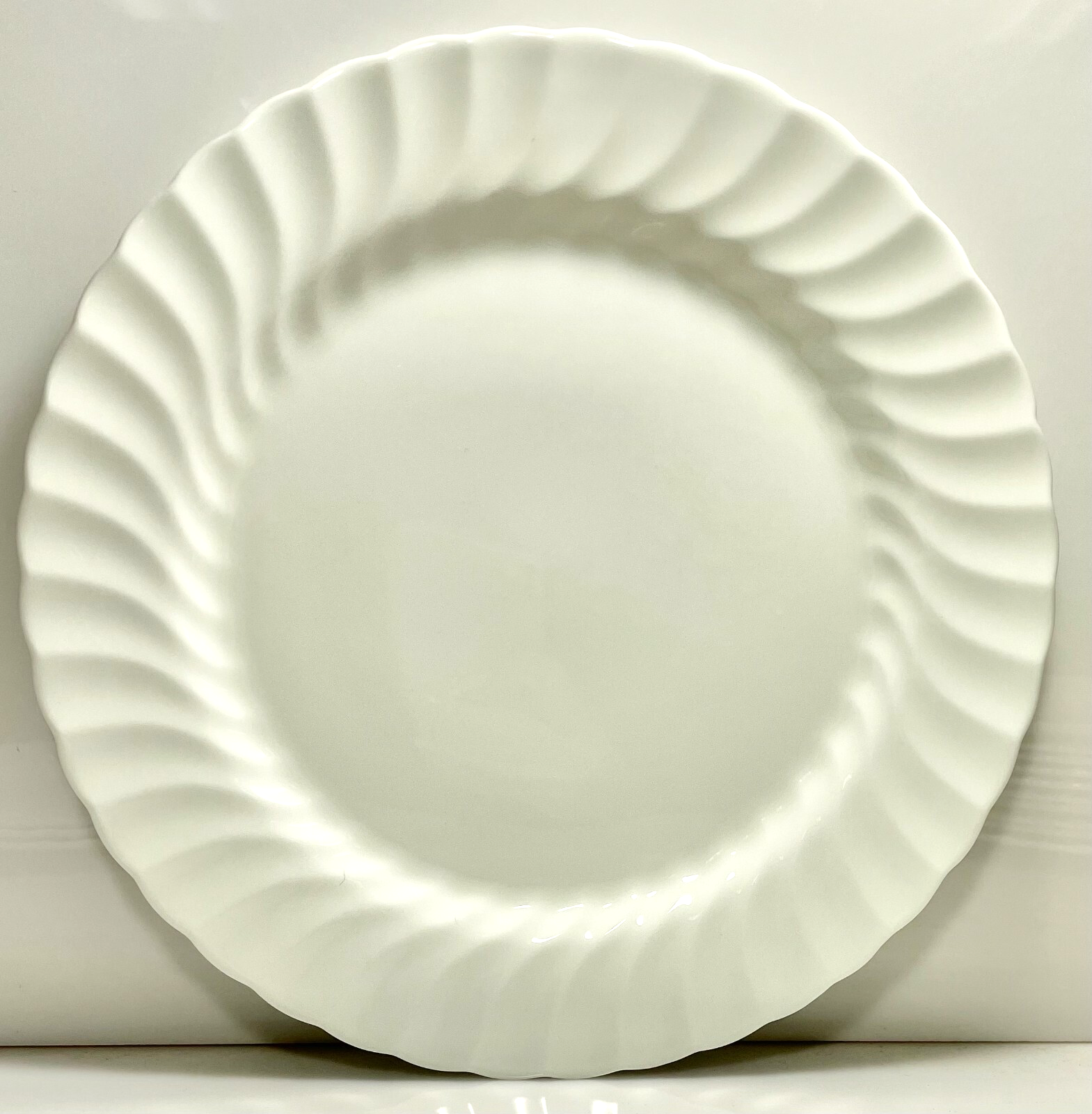 Wedgwood Candlelight Bread Butter Plate 6 3/4"0