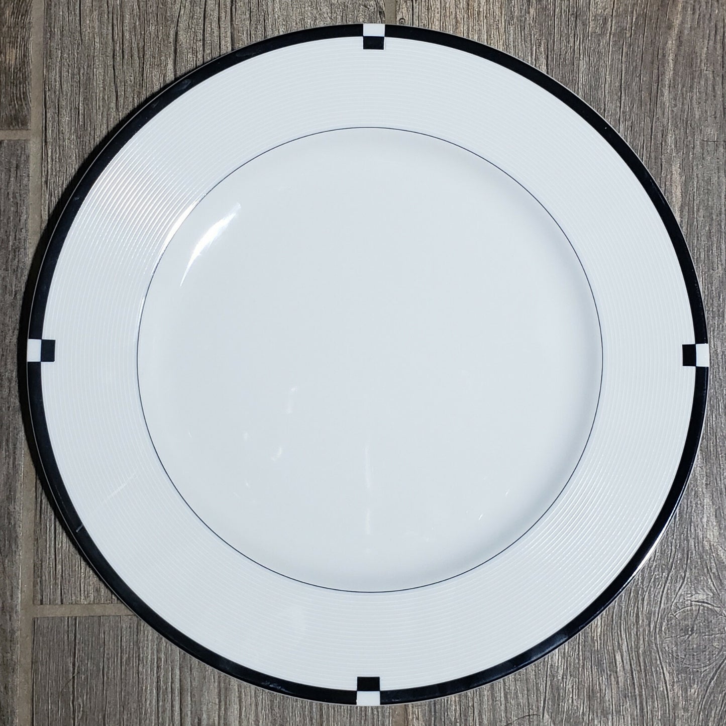 Mikasa Midnight Soup Bowl 8 1/2"1