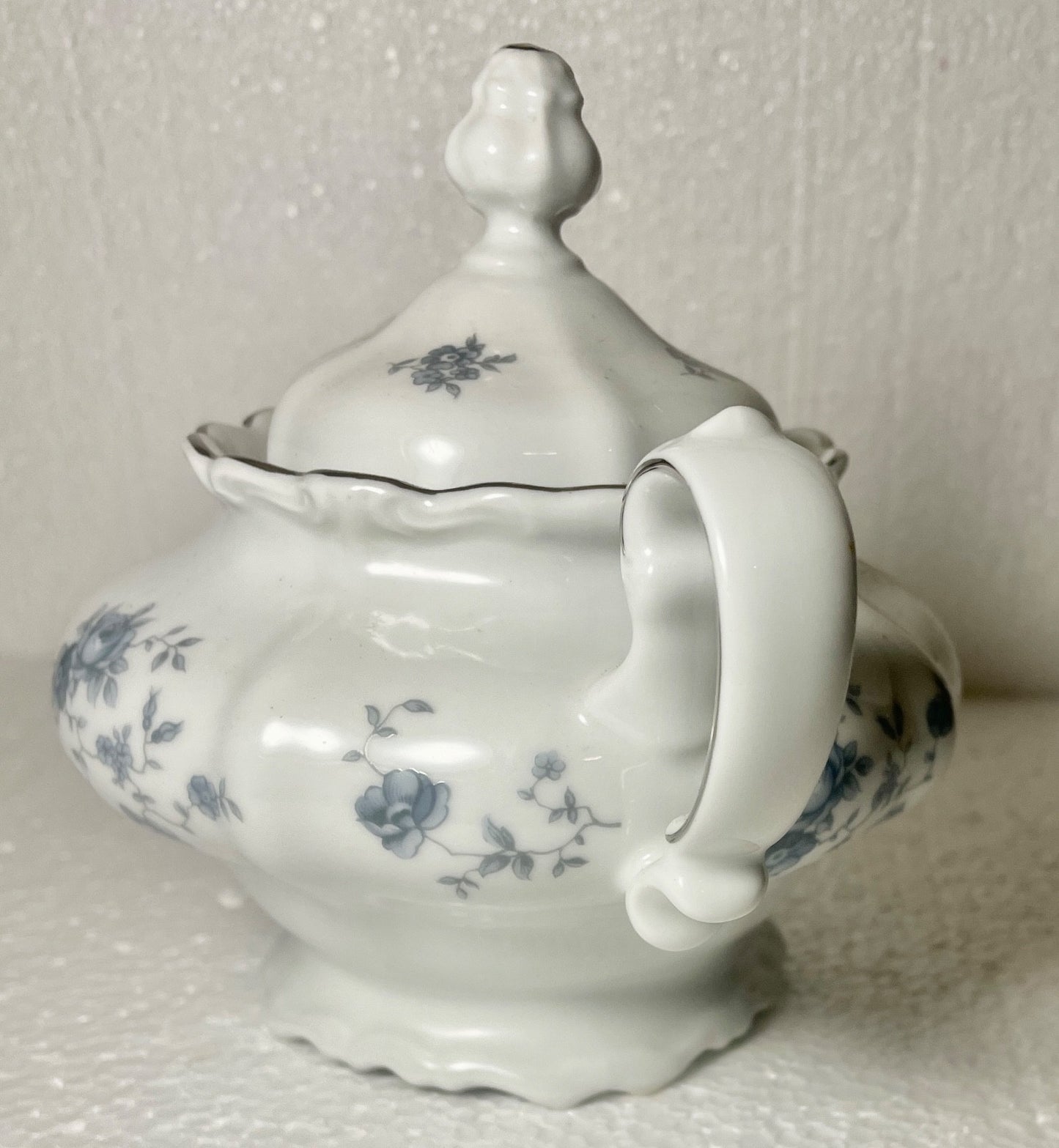 Johann Haviland Blue Garland Sugar Bowl and Lid Traditions1