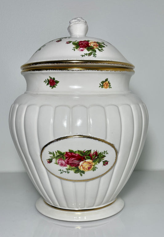 Royal Albert Old Country Roses Cookie Jar and Lid 11 1/2"0