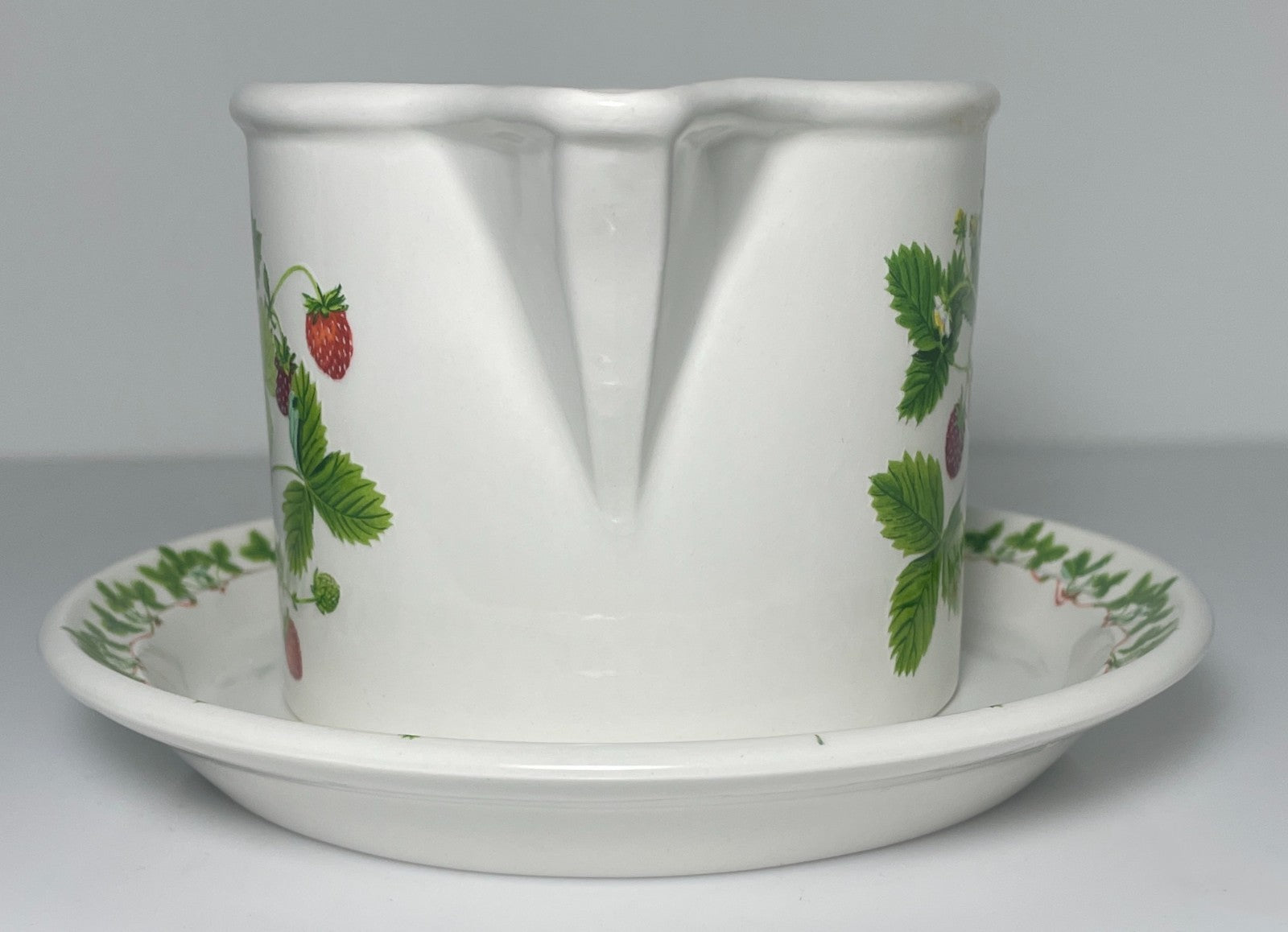 Portmeirion Summer Strawberries Gravy Boat and Underplate1