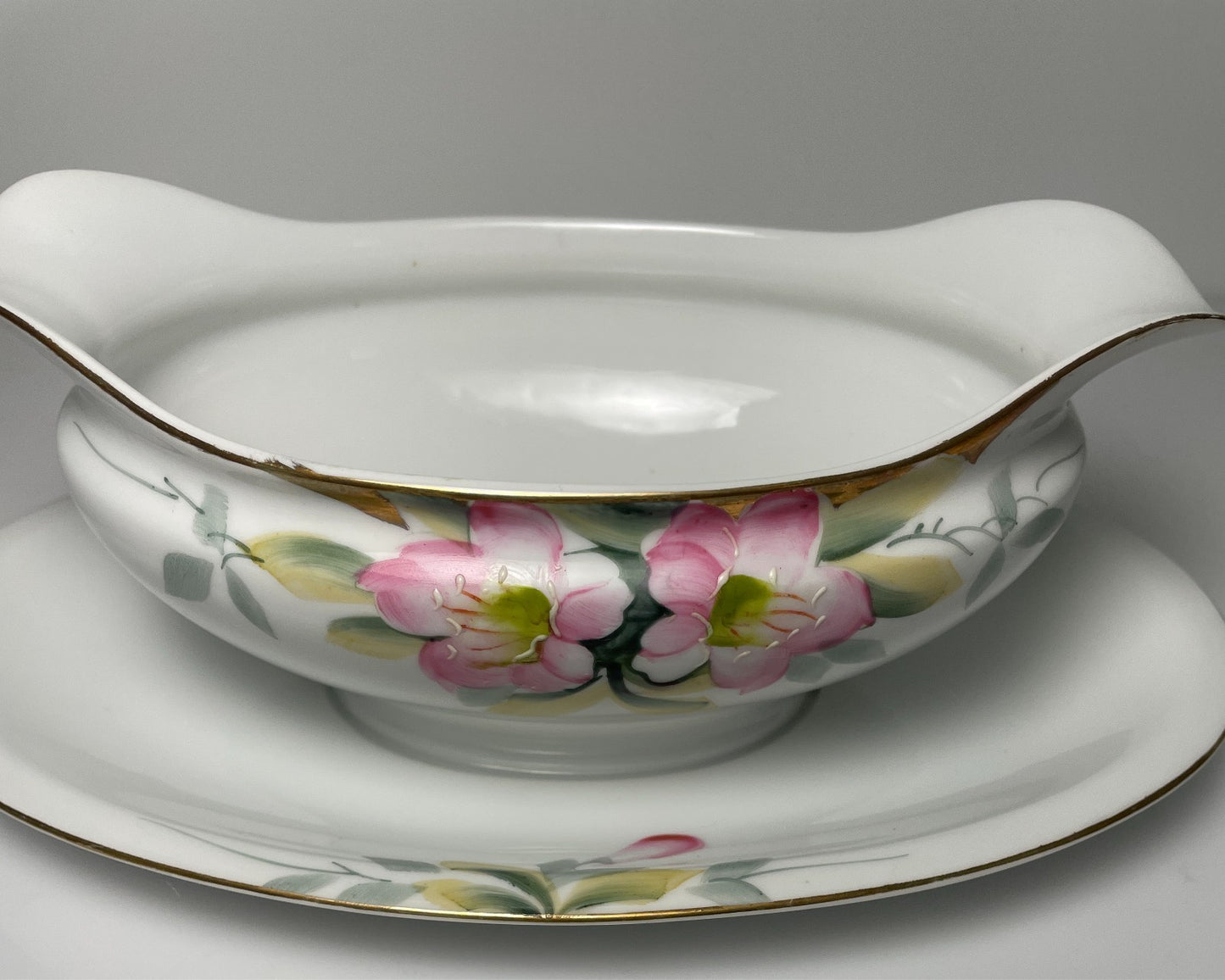 Noritake Azalea Gravy Boat with Attached Underplate1