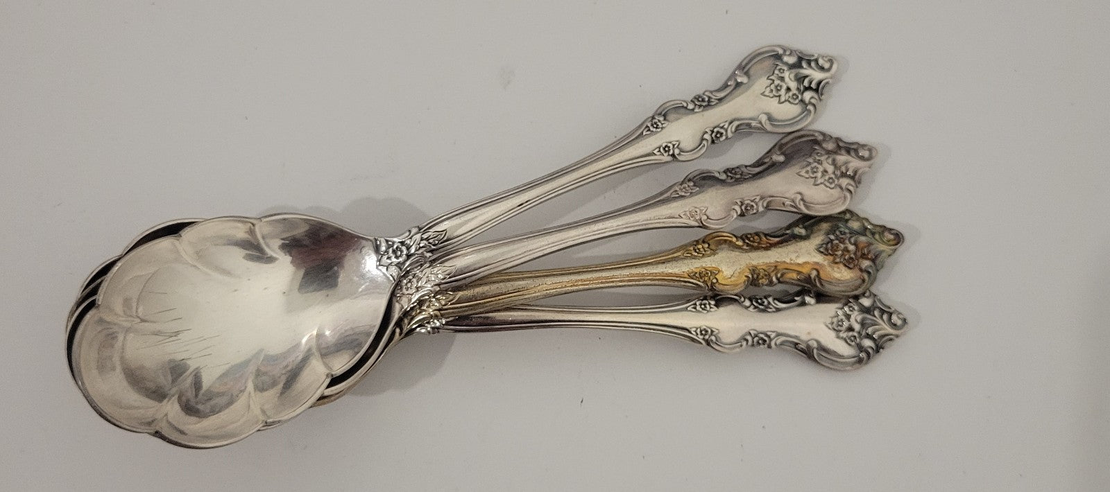 International Silver Orleans 4 Sugar Spoons Deep Silver 5 1/2" Silverplate0