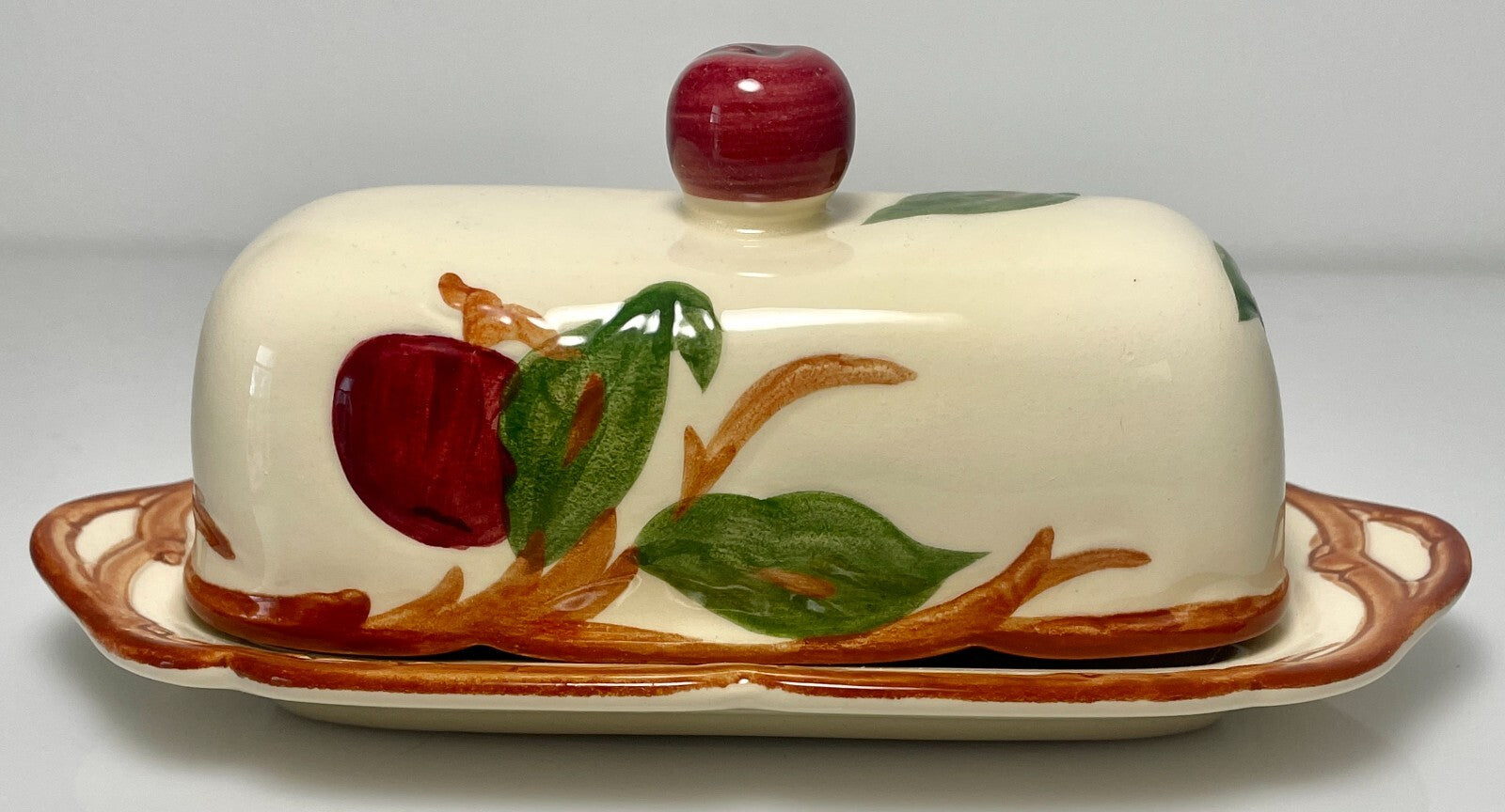 Franciscan Apple USA Covered Butter Dish 1/4 LB 7 5/8"0