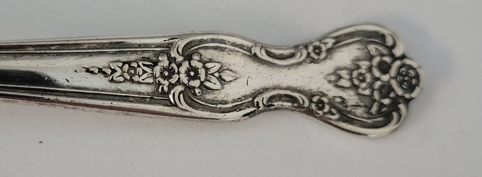 International Silver Rodgers Inspration Magnolia Fork Grill 7 1/2"1