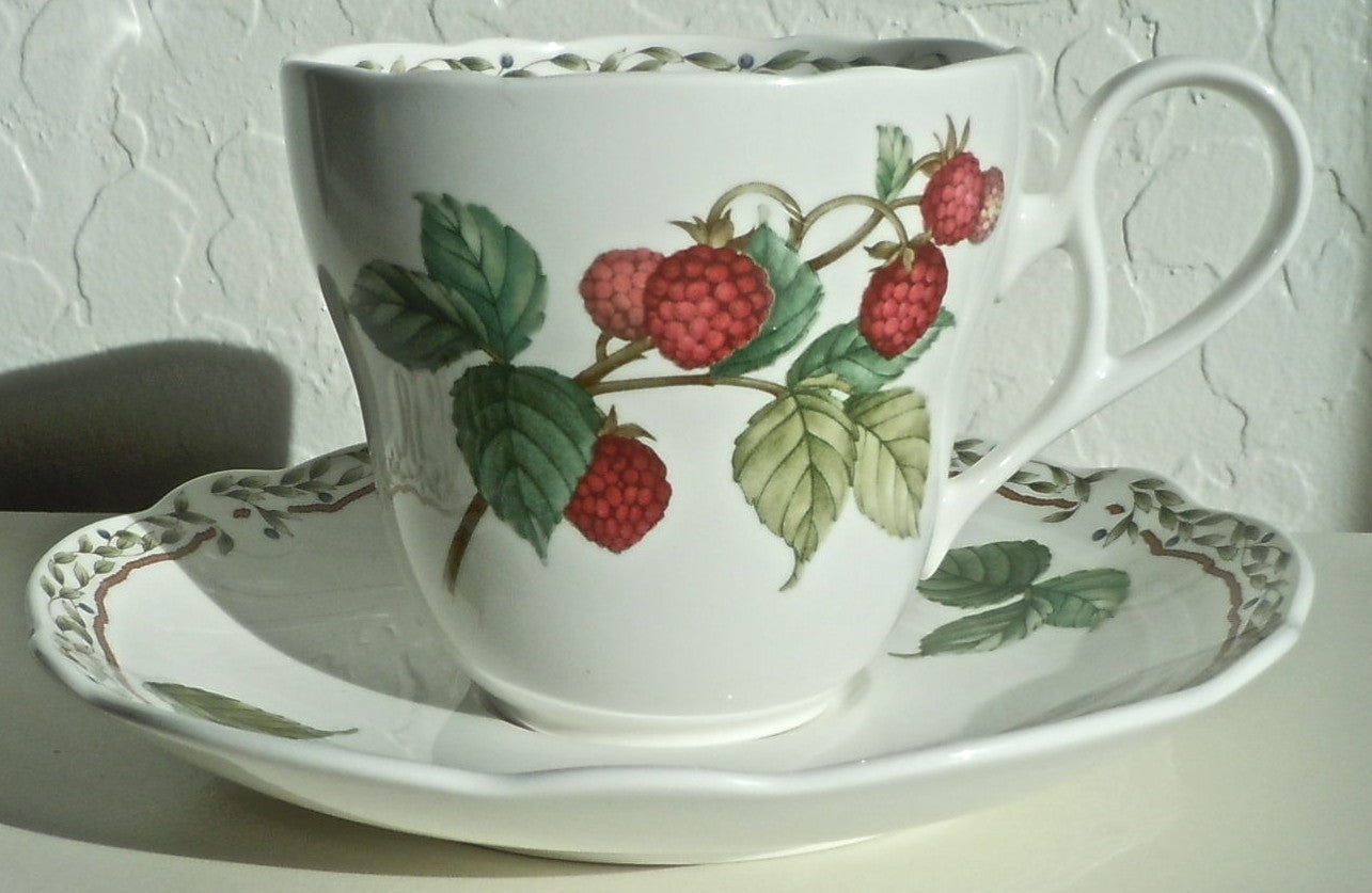 Noritake Royal Orchard Cup and Saucer Set0