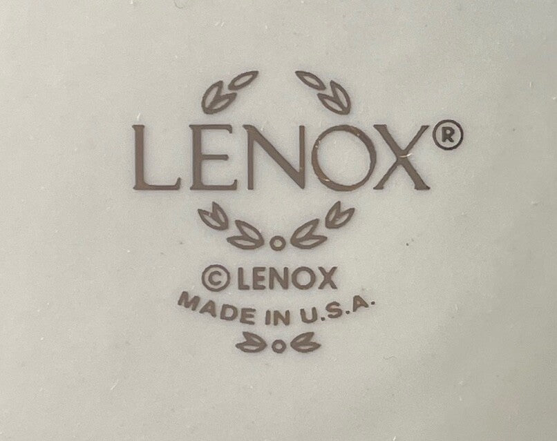 Lenox Holiday Canister Vase 4 3/4"2