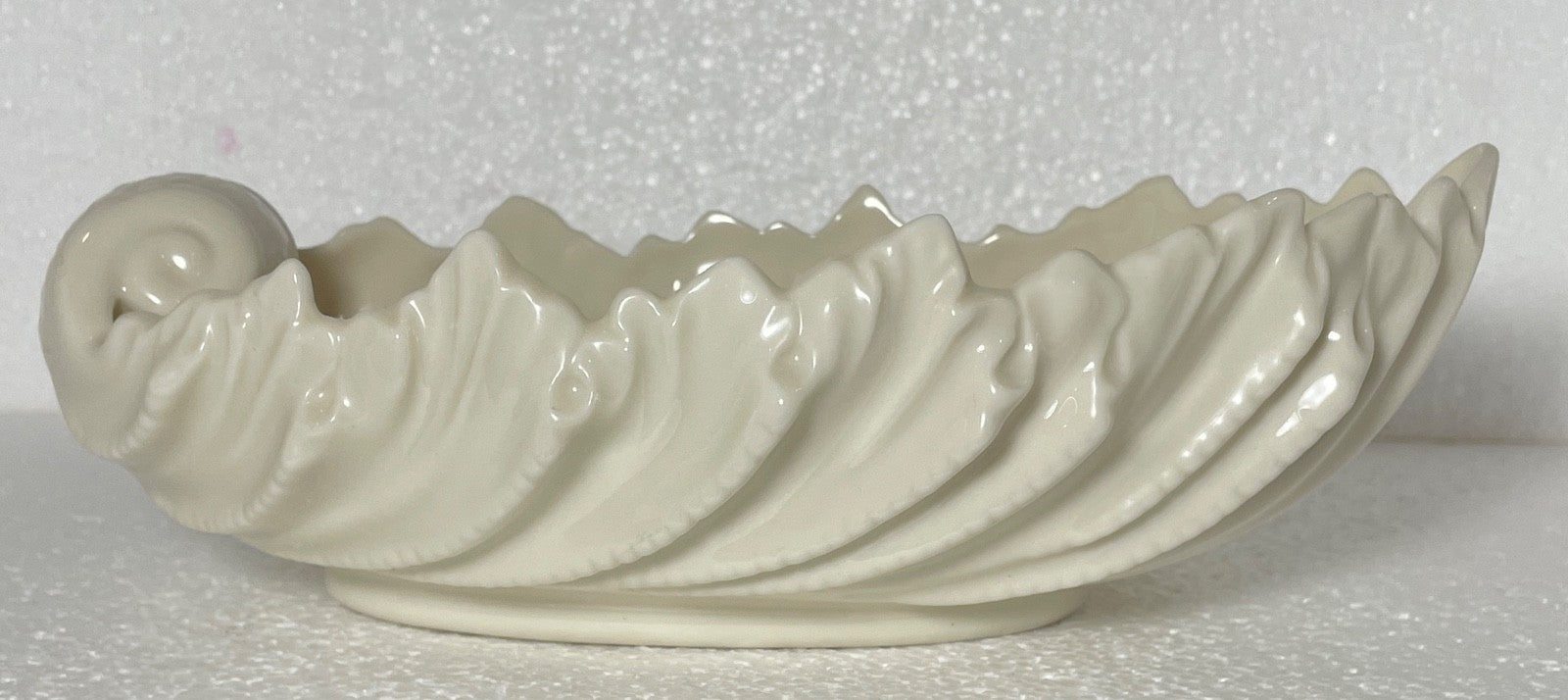 Lenox Shell Bowl Collection 9 1/8" Shell Shaped Bowl0