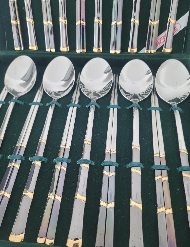 Kitchen Art Chopsticks and Spoons 10 sets Black and Gold Bamboo Design1