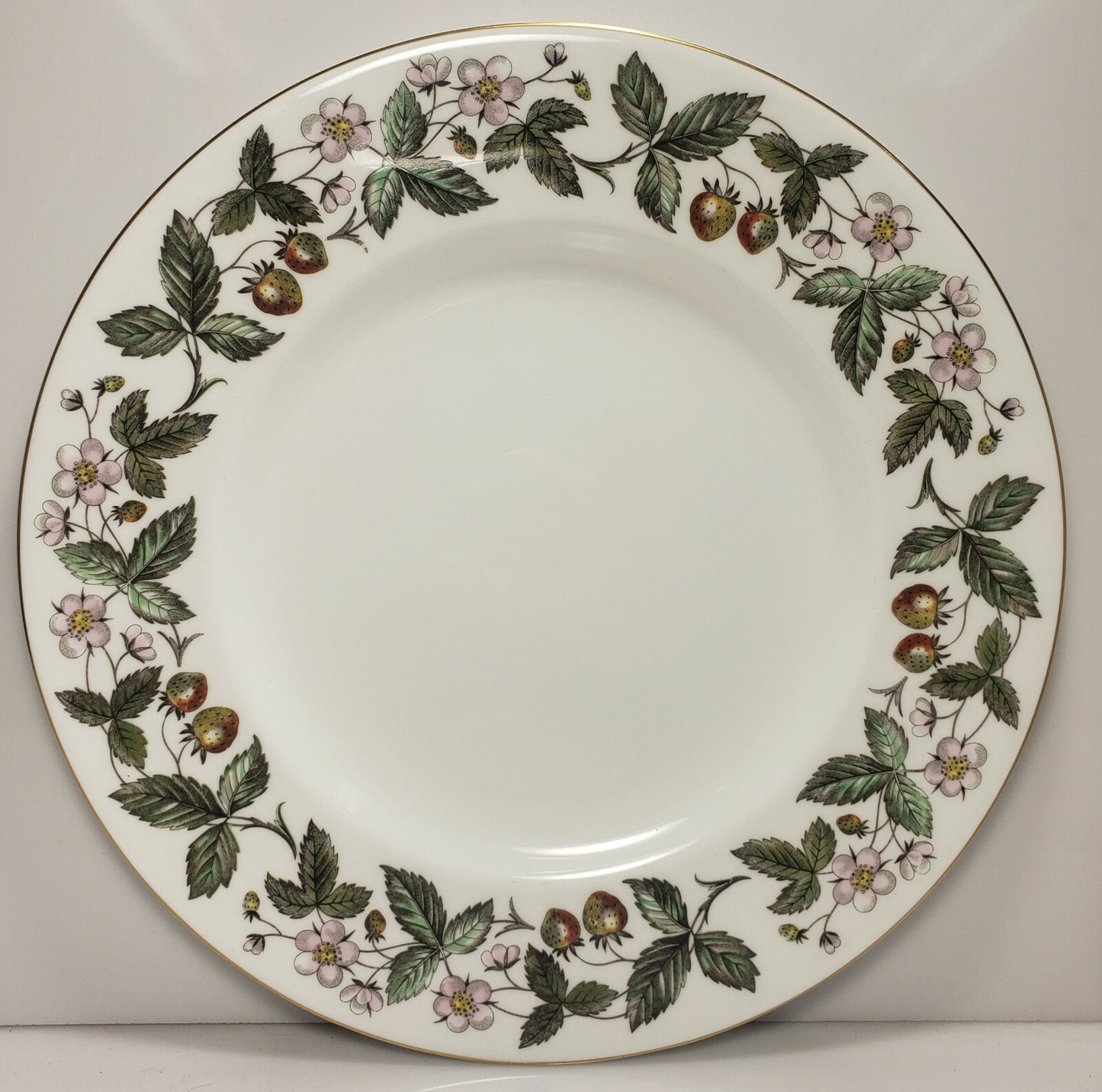 Wedgwood Strawberry Hill Dinner Plate 10 7/8"0