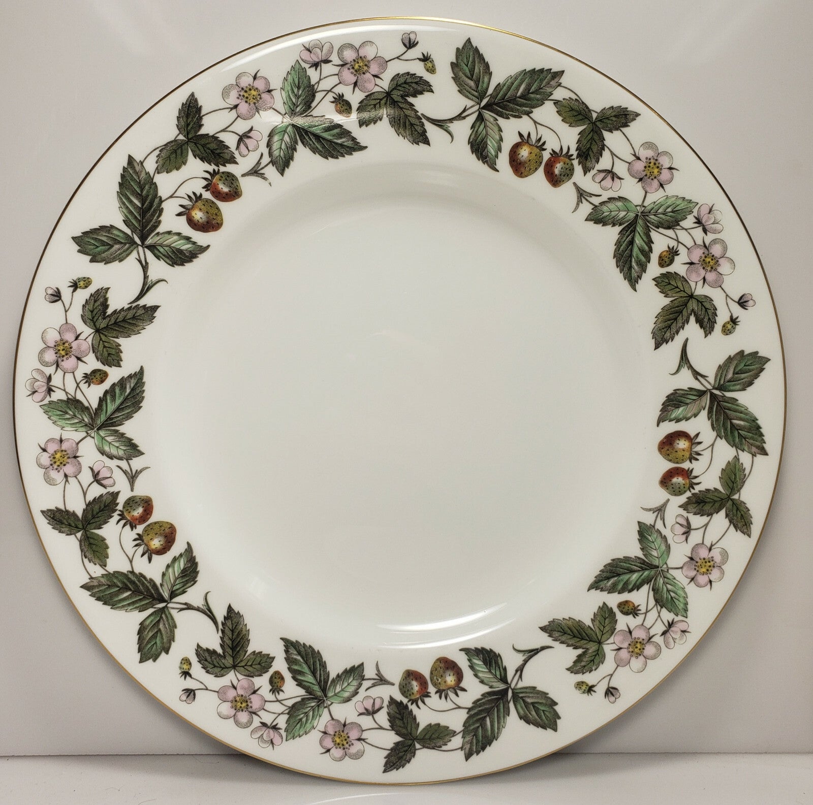 Wedgwood Strawberry Hill Dinner Plate 10 7/8"0