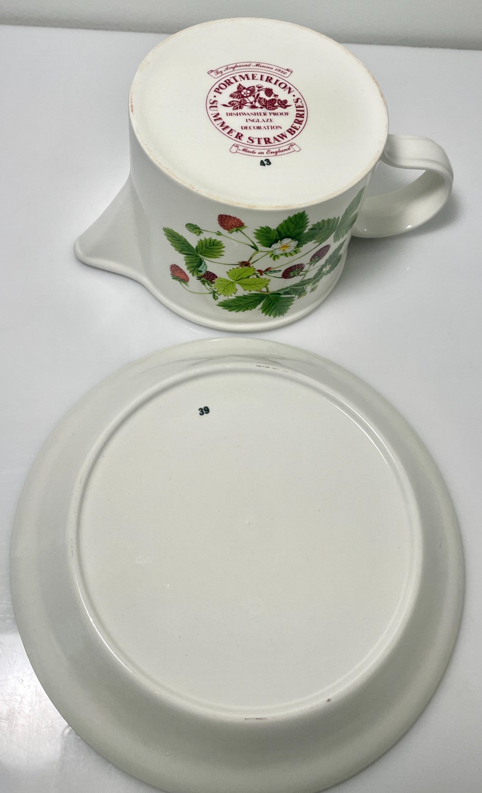 Portmeirion Summer Strawberries Gravy Boat and Underplate3