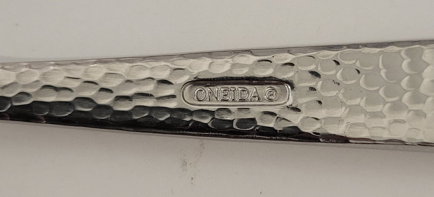 Oneida Illuma  Teapoons 6 1/4" China Stainless 18 8 Hammered Flatware Pack of 32
