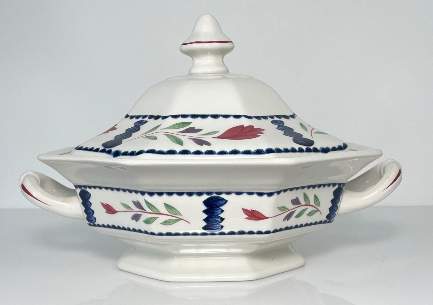 Adams Lancaster Round Covered Vegetable Bowl 8 5/8"0