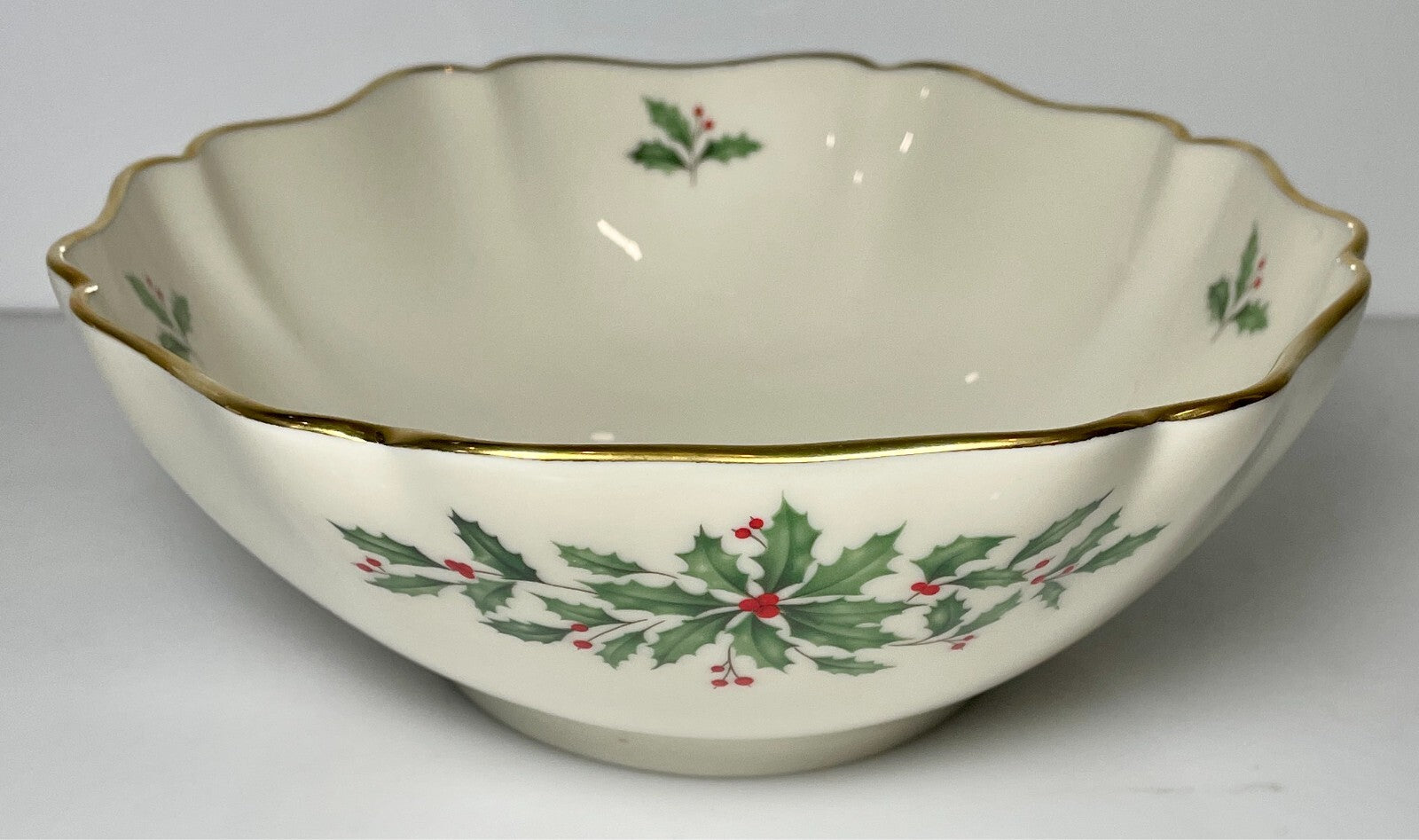 Lenox Holiday Dimension Oval Fluted Bowl 10"1