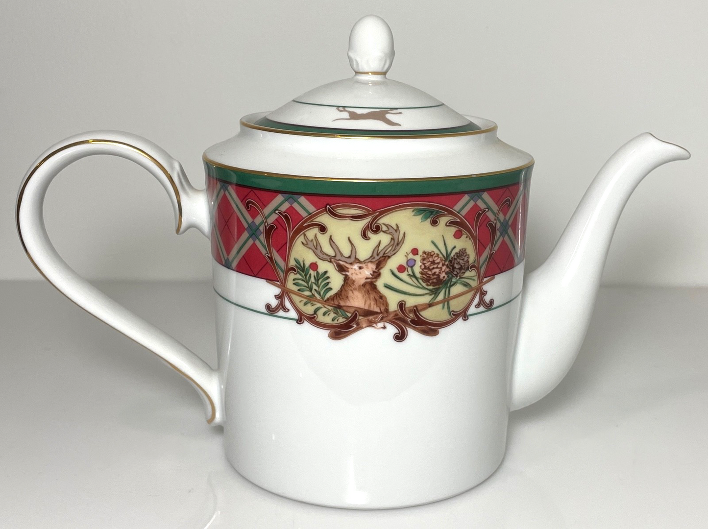 Noritake Royal Hunt Teapot and Lid 5 Cup 7 1/4"0