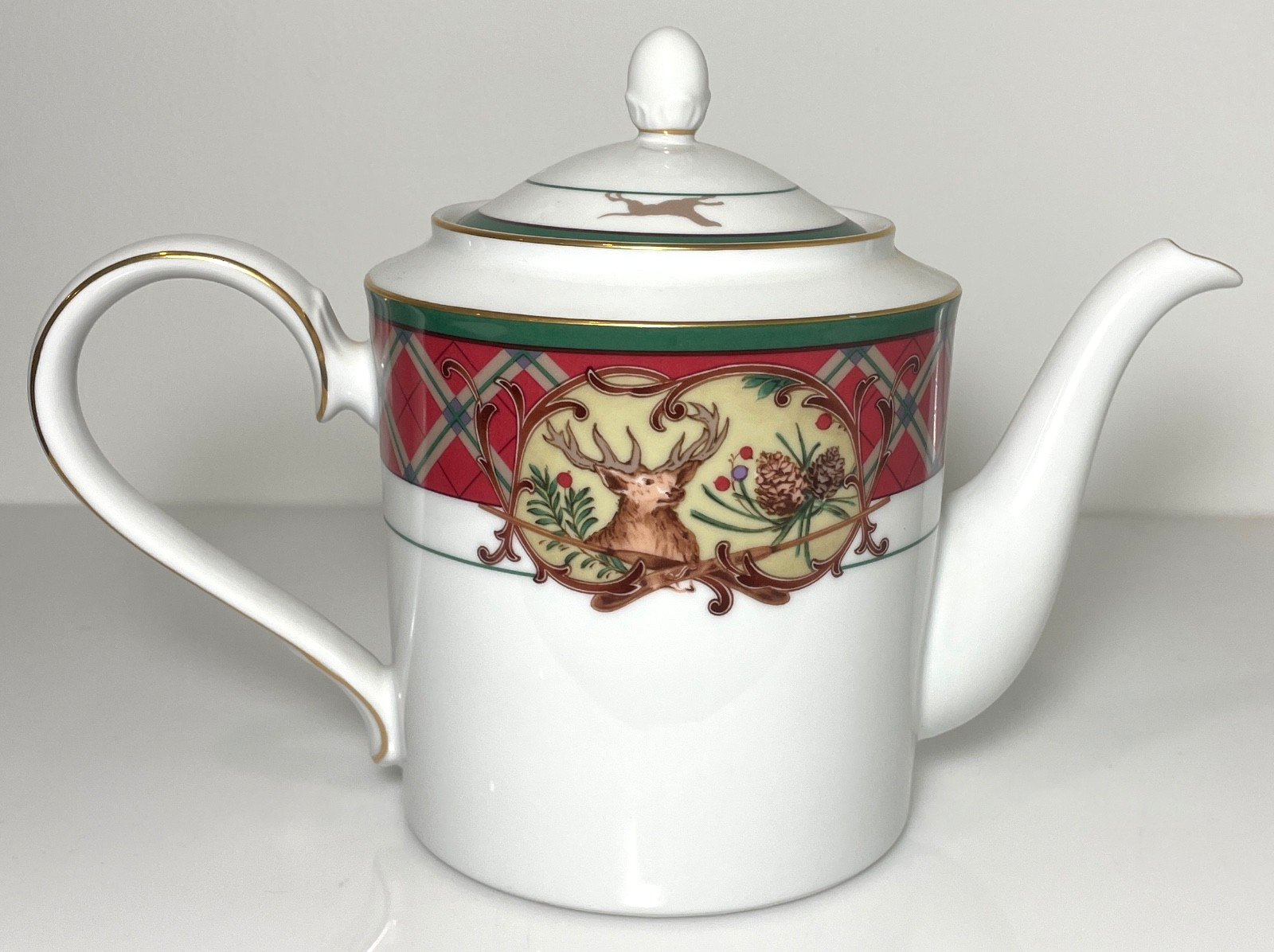 Noritake Royal Hunt Teapot and Lid 5 Cup 7 1/4"0