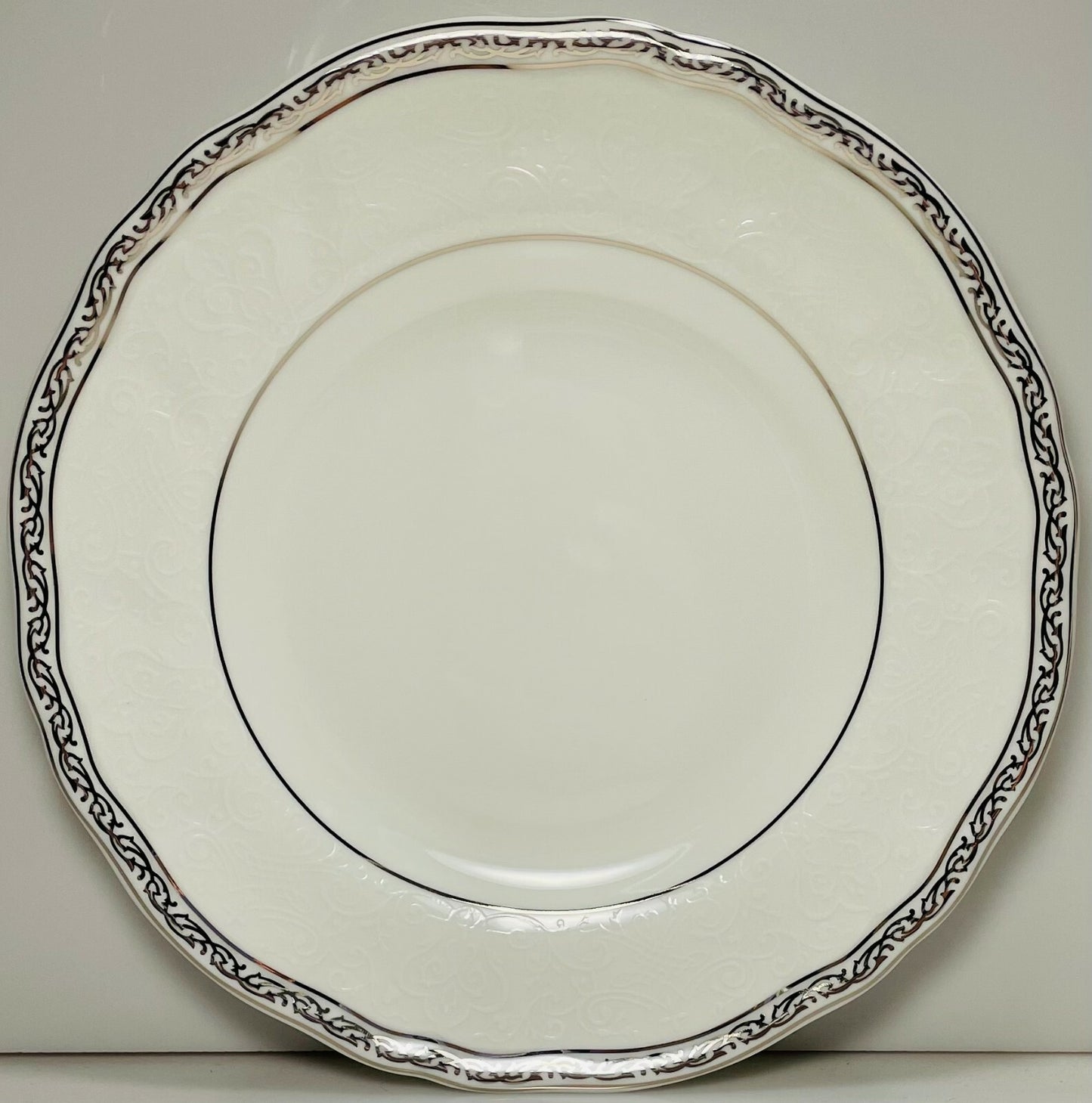 Wedgwood Queen's Lace Bread Butter Plate 6 1/8"0