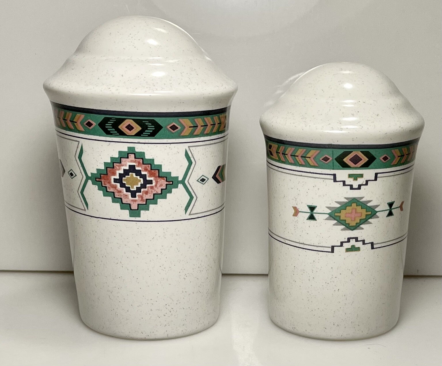 Studio Nova Adirondack Salt and Pepper Set0