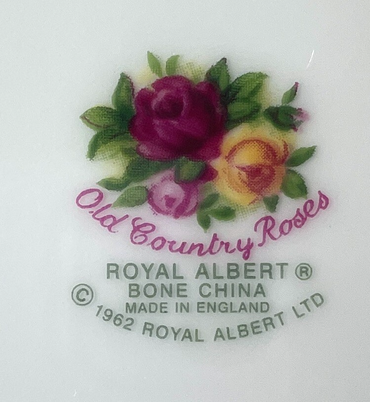 Royal Albert Old Country Roses Oval Vegetable Bowl 9"2