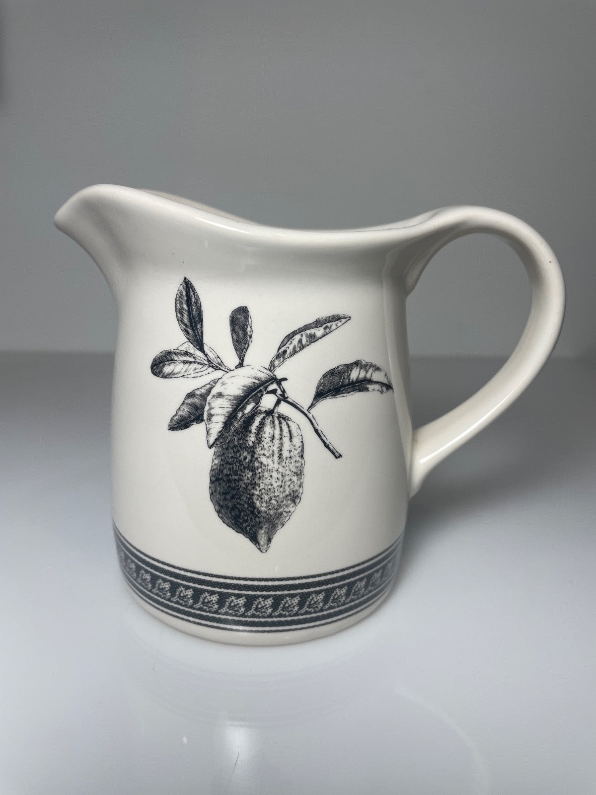 Pfaltzgraff Farmers Market Creamer 4" Lemon 14 Ounce0