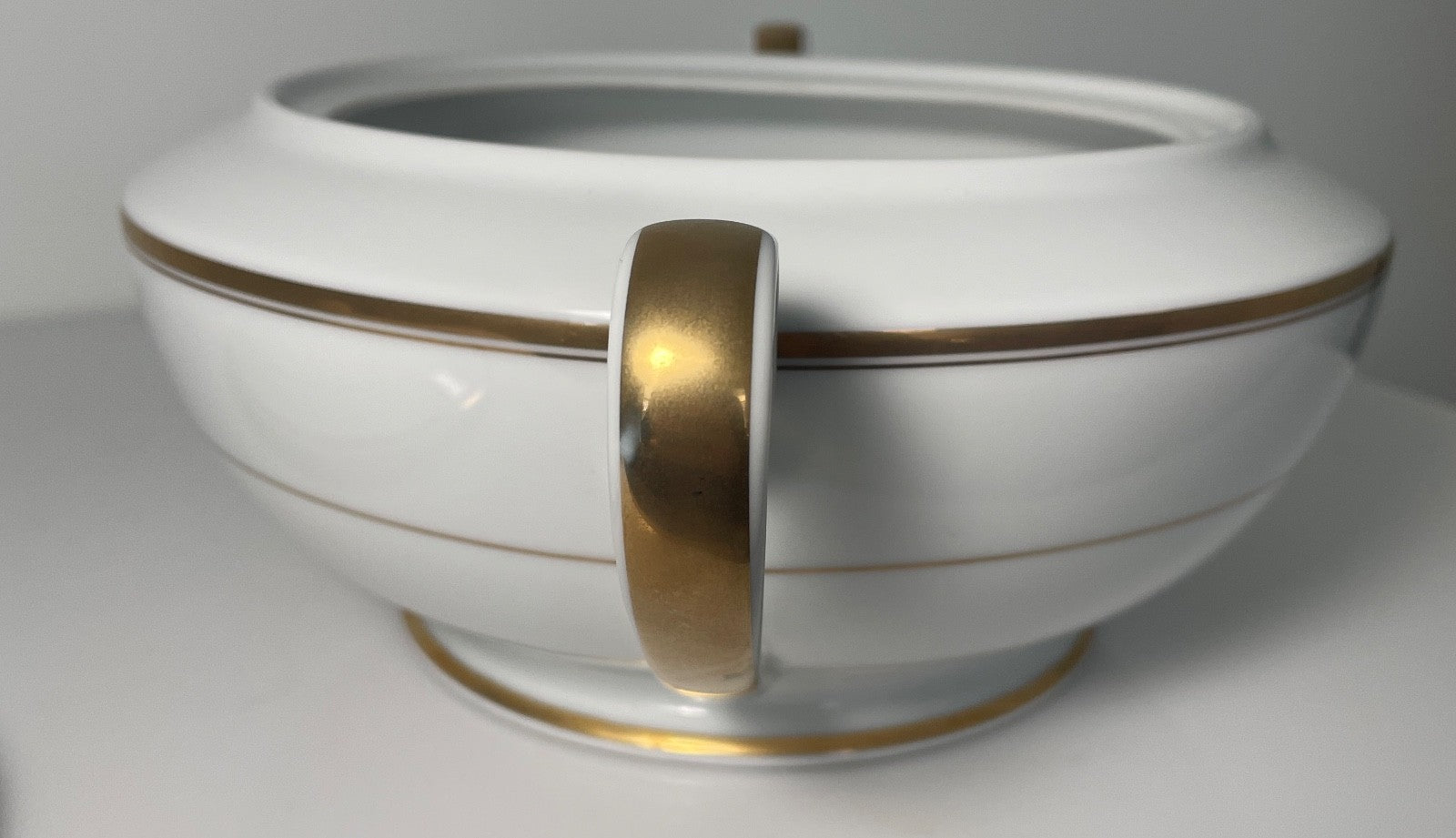 Mikasa Classic Gold Round 2 Quart Covered Casserole2