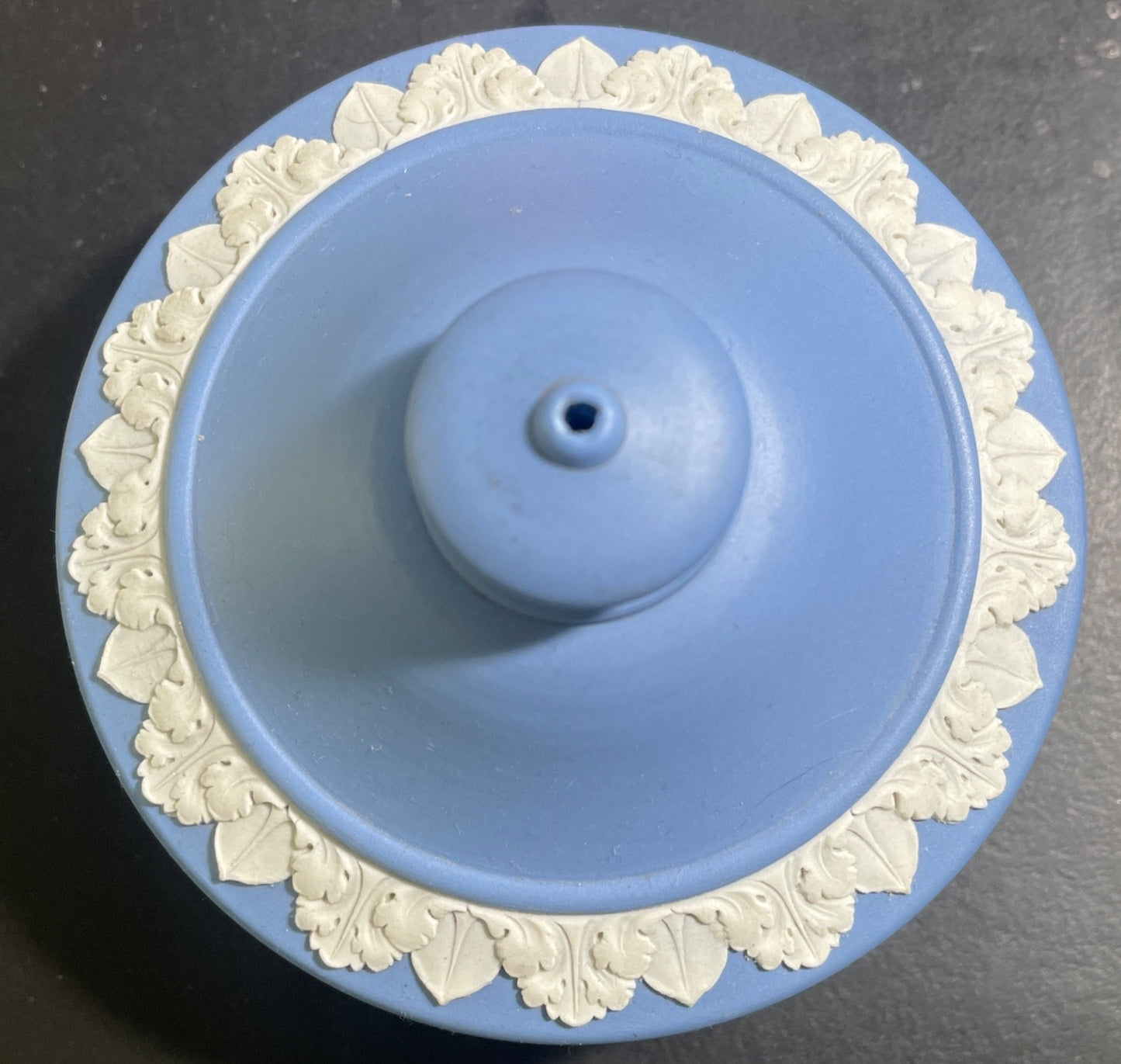 Wedgwood Cream Color on Lavender Pale Blue Jasperware Teapot and Lid 5" 4 Cup9