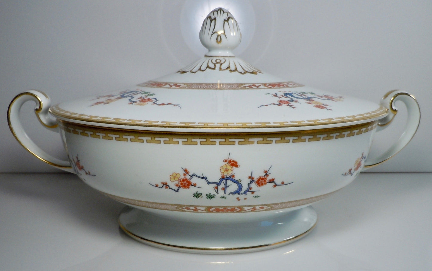 Noritake Hawthorne Round Covered Vegetable Bowl0