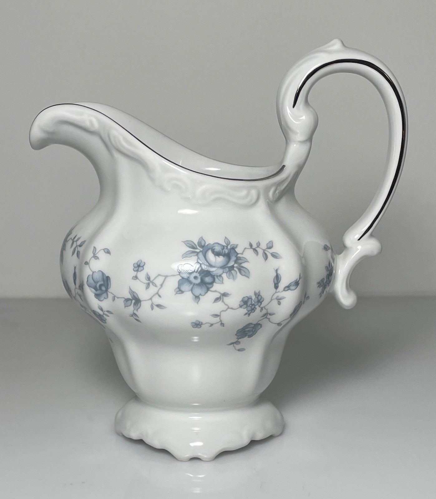 Johann Haviland Blue Garland Creamer 4 1/4" 10 Ounce Traditions0