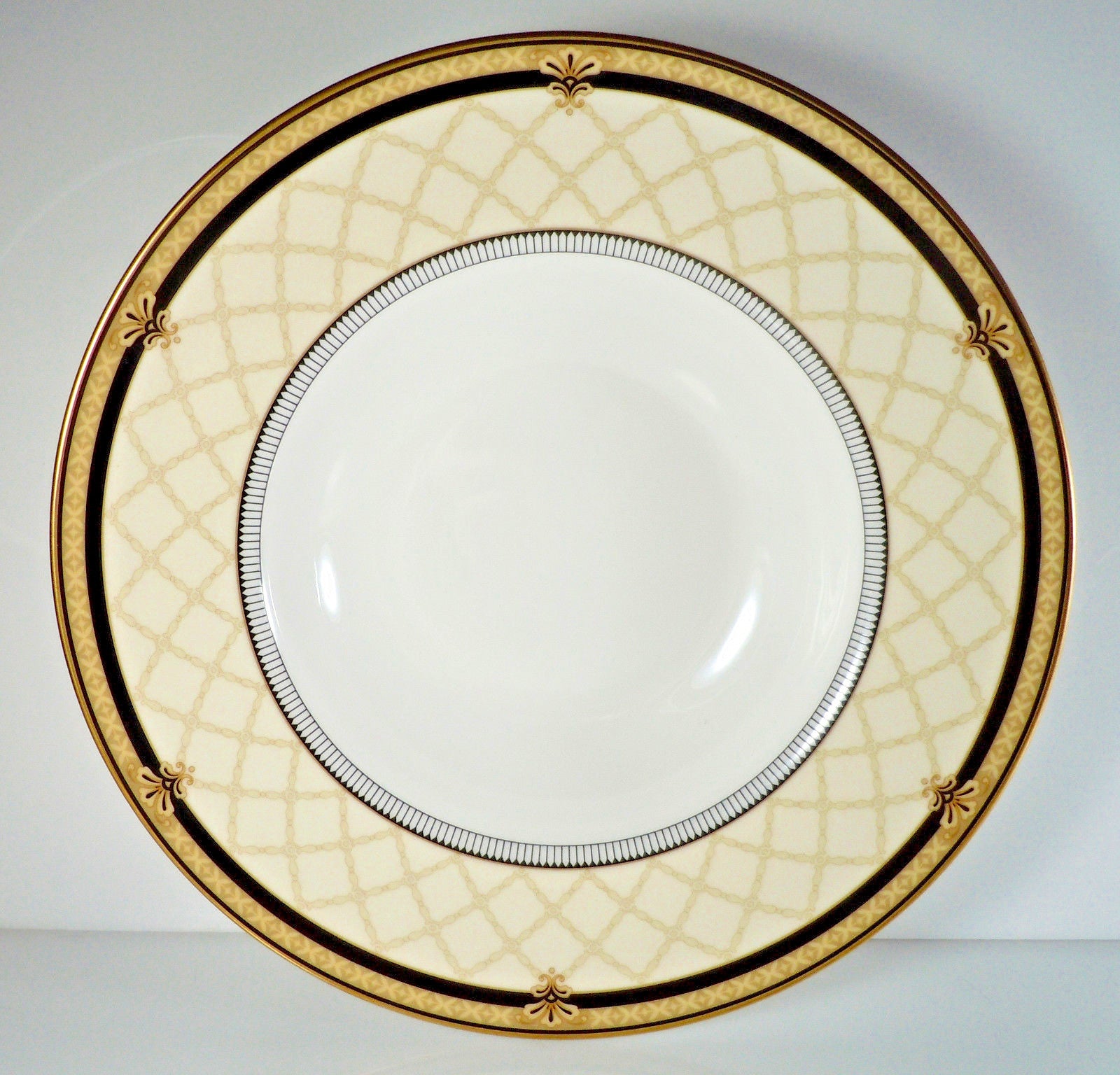 Royal Doulton Baroness Soup Bowl Rimmed 8 1/4"0