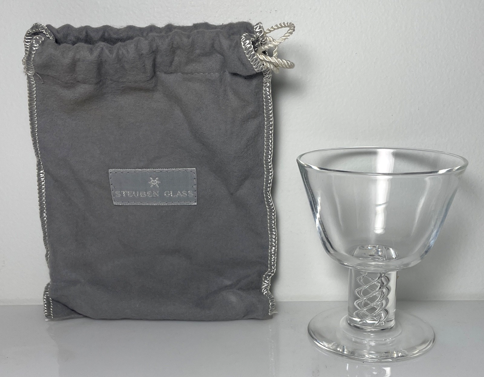 Steuben 8011 Liquor Cocktail 3 7/8"0