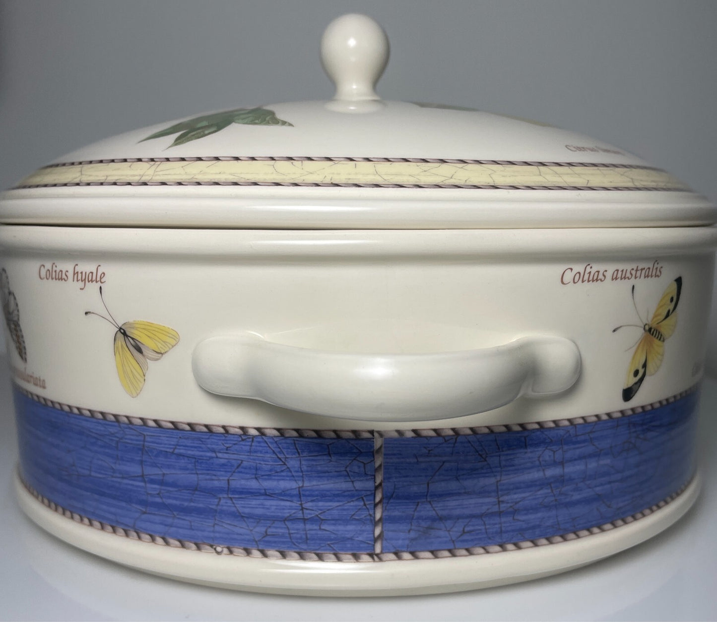 Wedgwood Sarah's Garden Round Stacking Covered Vegetable Bowl 9 1/2"1