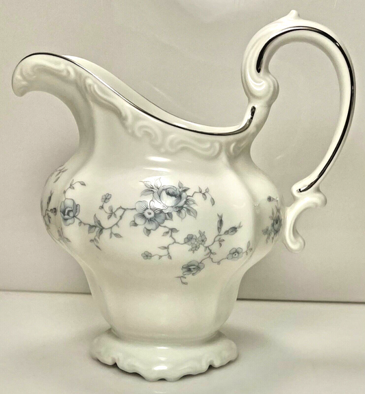 Johann Haviland Blue Garland Creamer Bavaria 4 1/4"0
