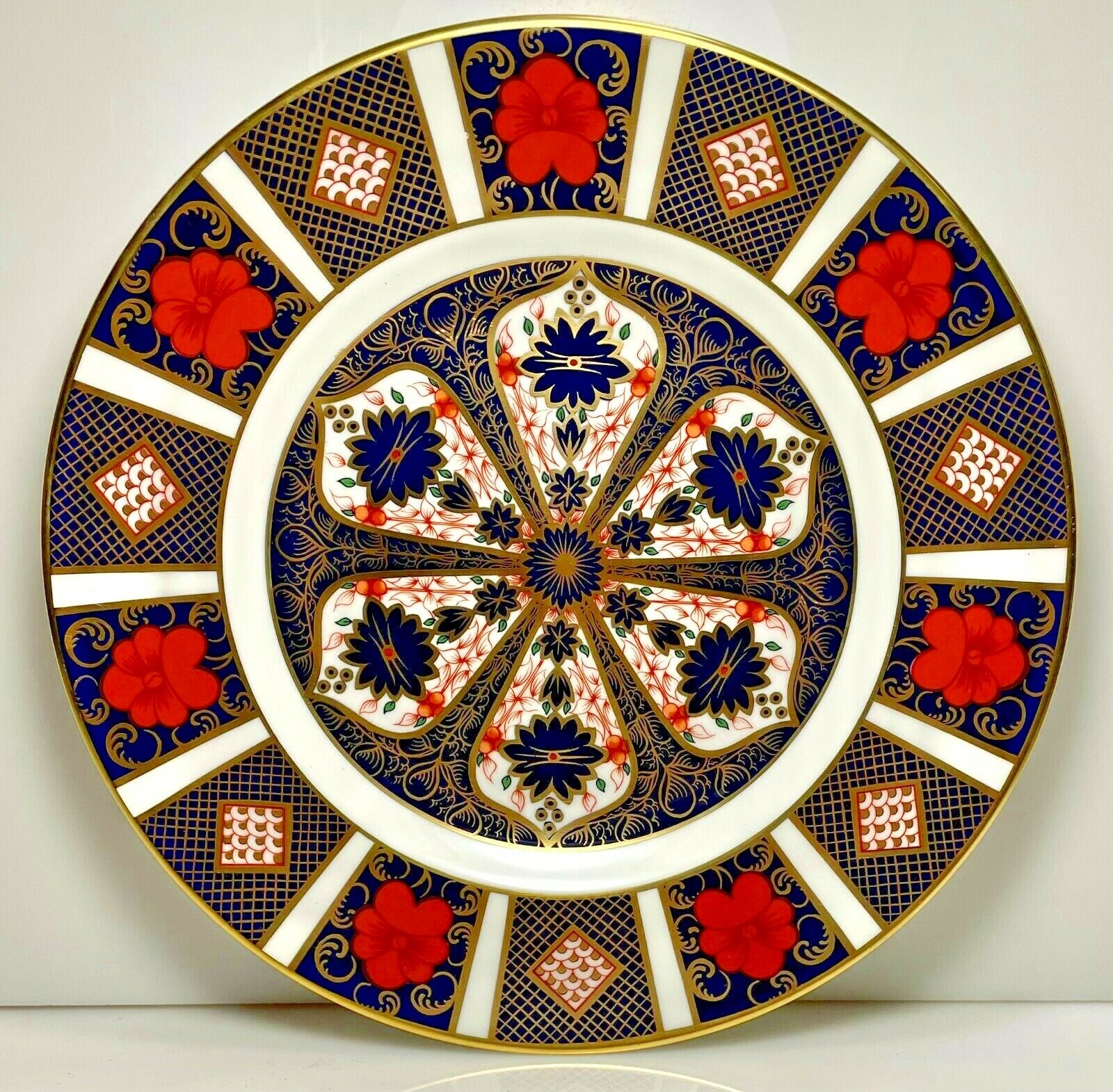 Royal Crown Derby Old Imari Dinner Plate 10 1/2"0