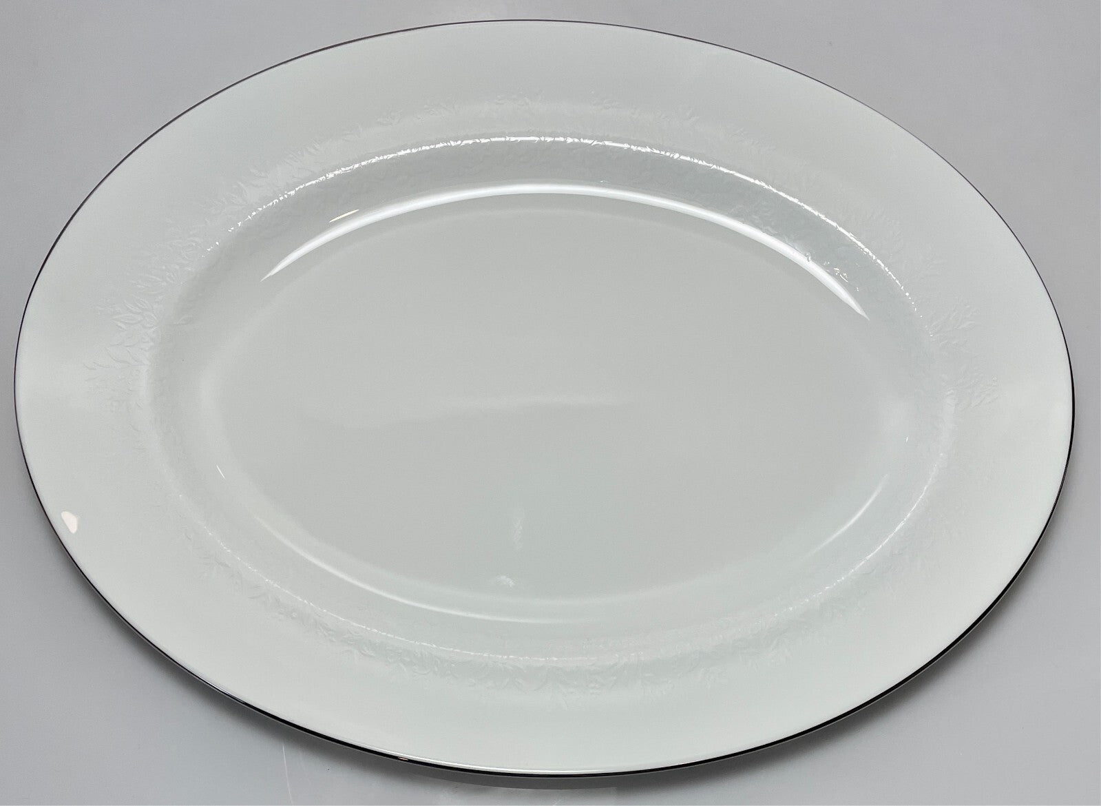 Wedgwood Silver Ermine Traditional Oval Platter 15 1/2"0