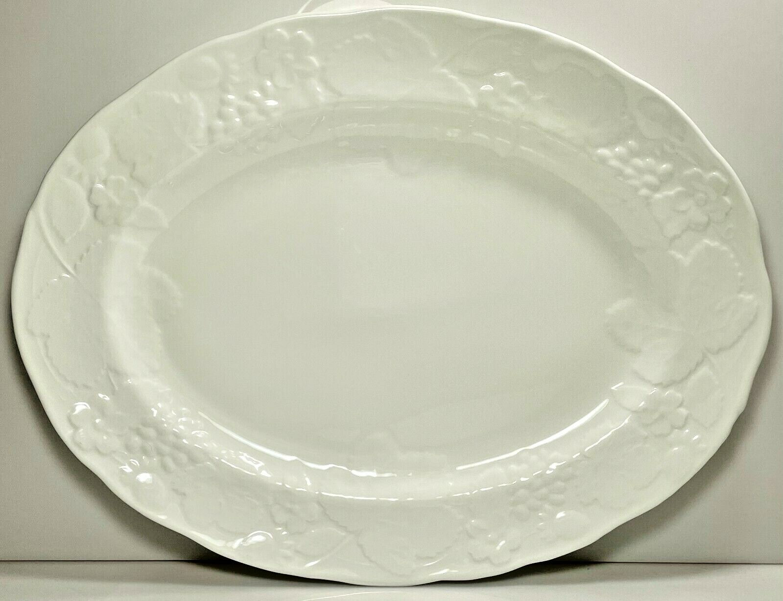 Wedgwood Strawberry and Vine Oval Serving Platter 15 1/4" Made in England0