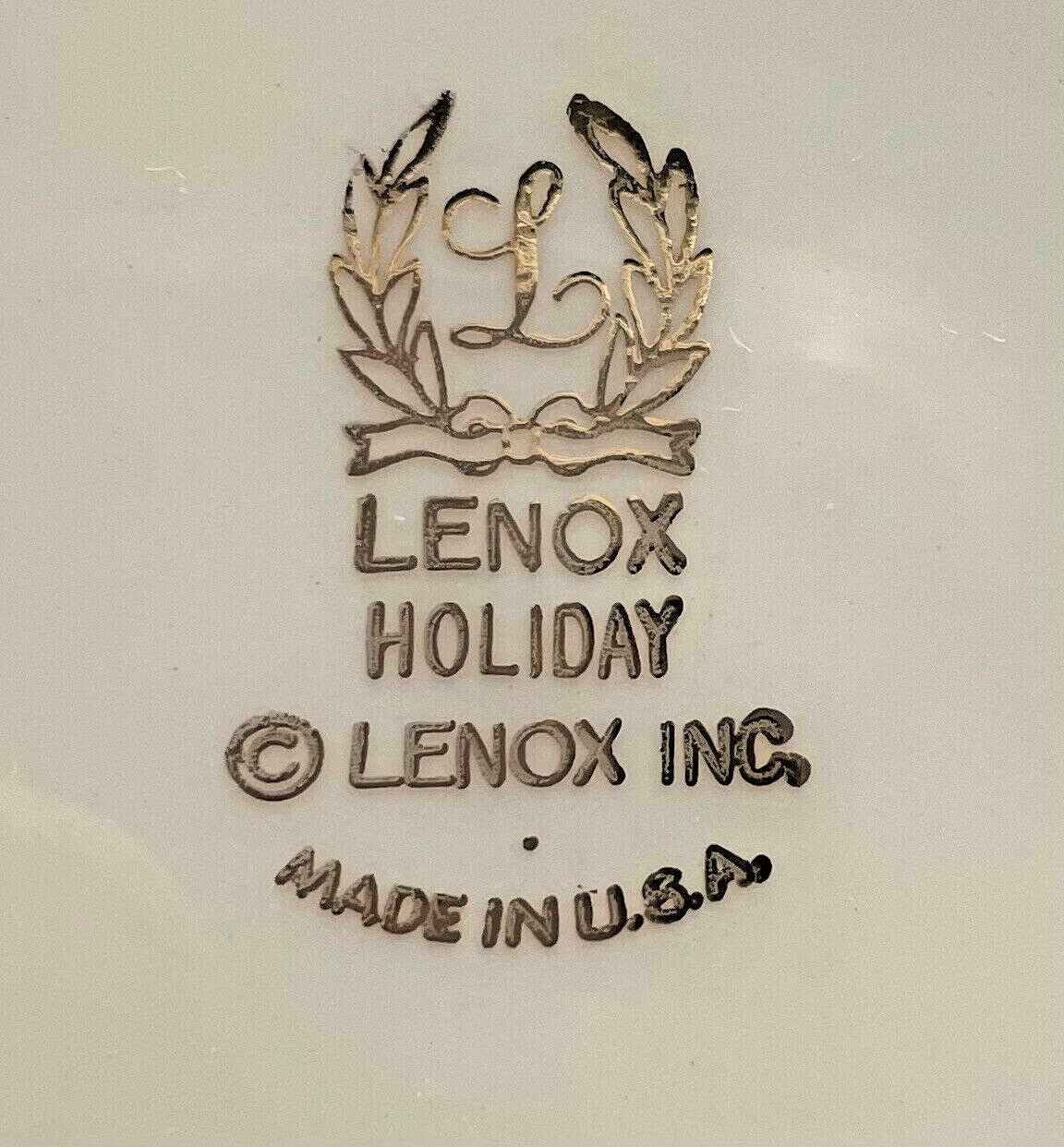 Lenox Holiday Cup and Saucer Set1