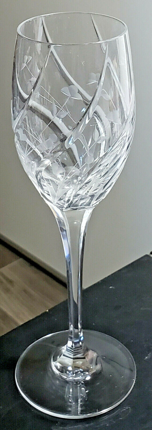 Mikasa English Garden Wine Glass 8 1/4"0