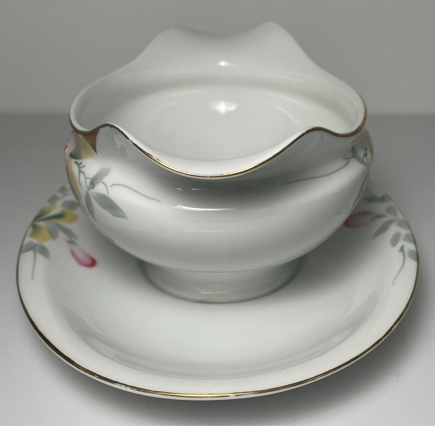 Noritake Azalea Gravy Boat with Attached Underplate2